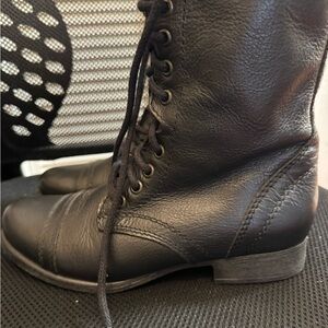 Steve Madden Black and Tan Leather Boots